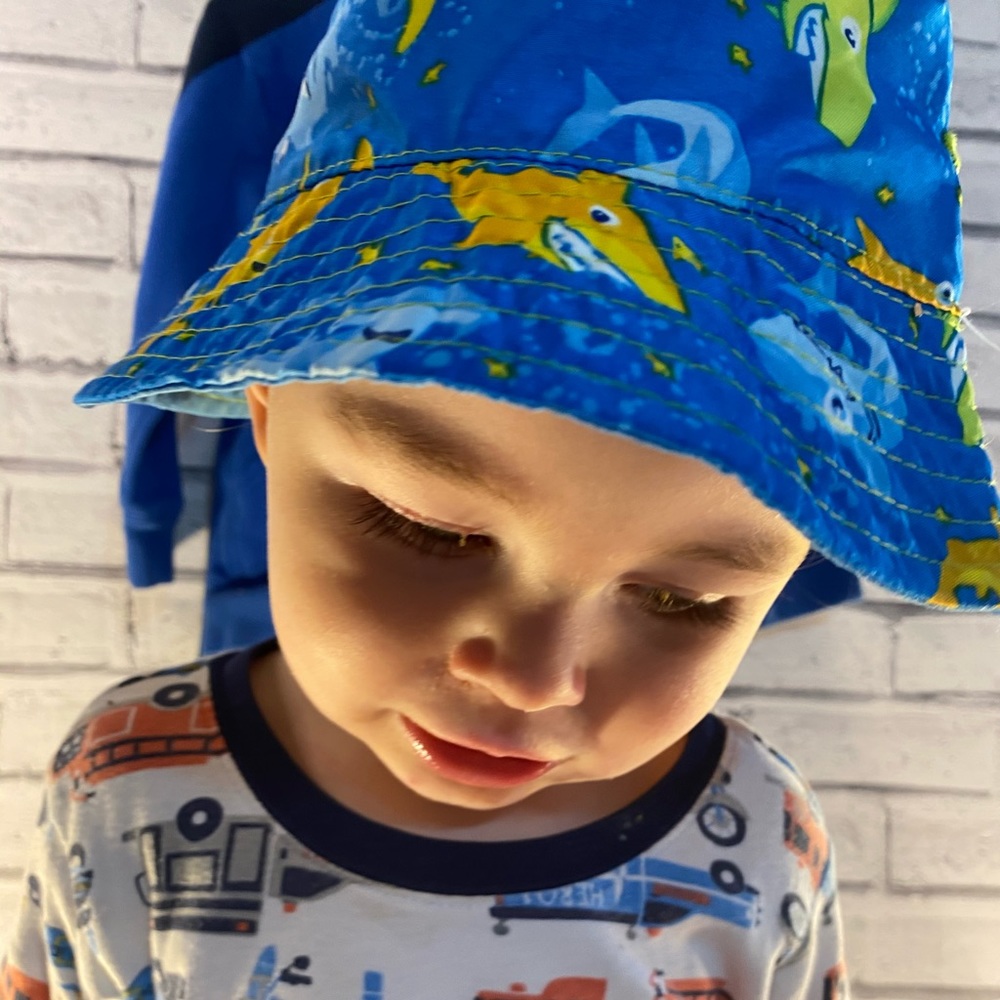 Shark Sunhat bundle - Picture 8 of 8